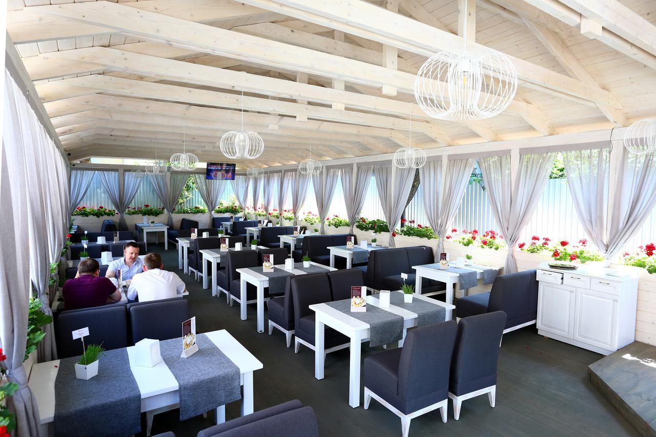 Deluxe Hotel Kupava 리비프 외부 사진
